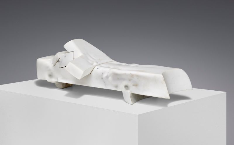 Louis Niebuhr, Stonetimer - Zirkumpolare Position, 1989, Marmor, Sammlung Niebuhr-Zitzlaff der gemeinnützigen Stiftung Kreissparkasse Syke, Foto: Tobias Hübel